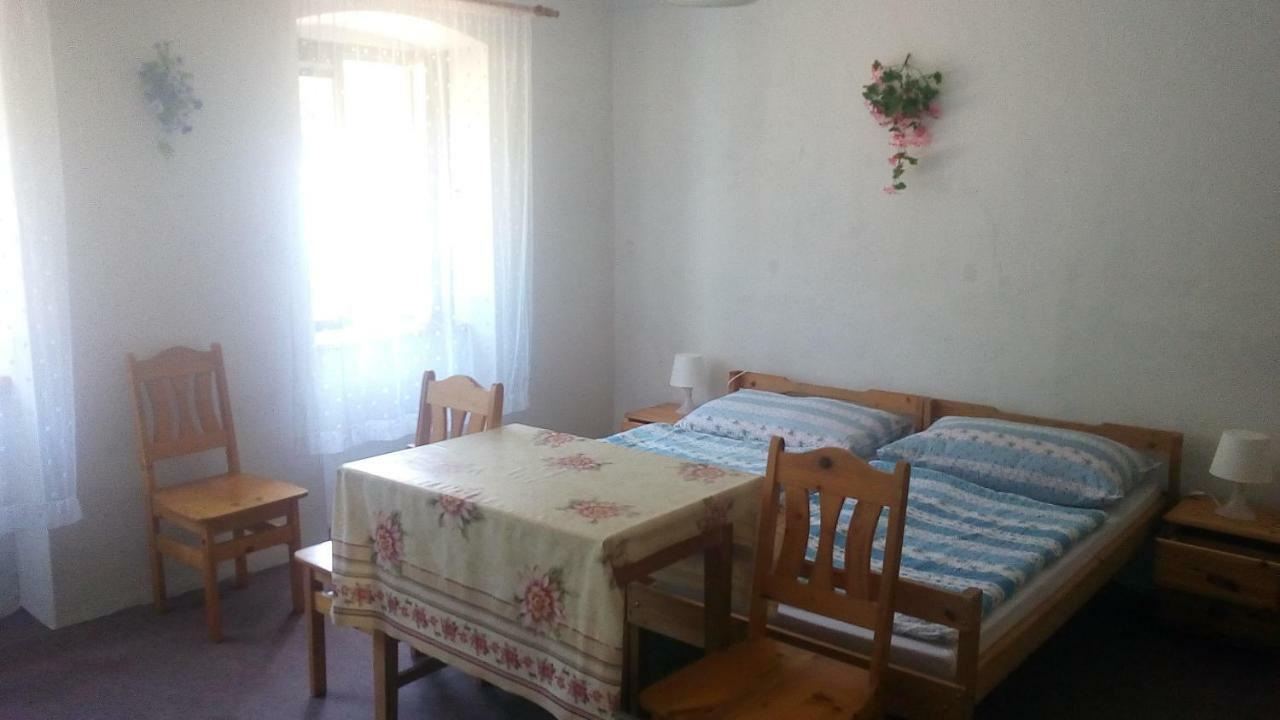 Pronajem Pokoju Belle Vue Apartment Vranov nad Dyji Ngoại thất bức ảnh